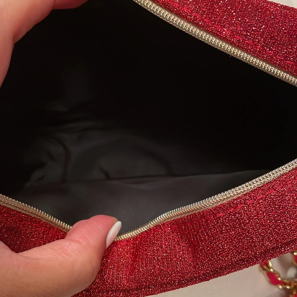 Authentic Chanel bag - Picture 5 of 9